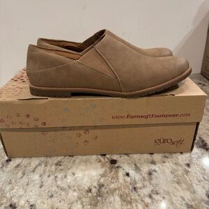 New Euro Soft womens Everett flats size 9.5 tan leather loafers fairycore